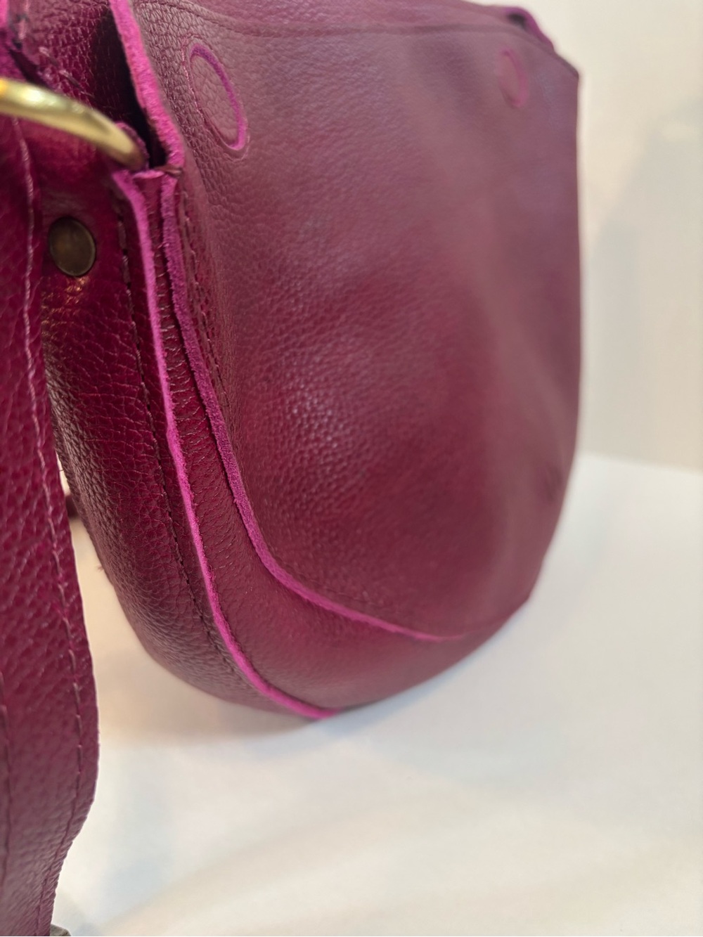 RARE! Portland Leather Koala sling bag in color Orchid - Picture 7 of 11